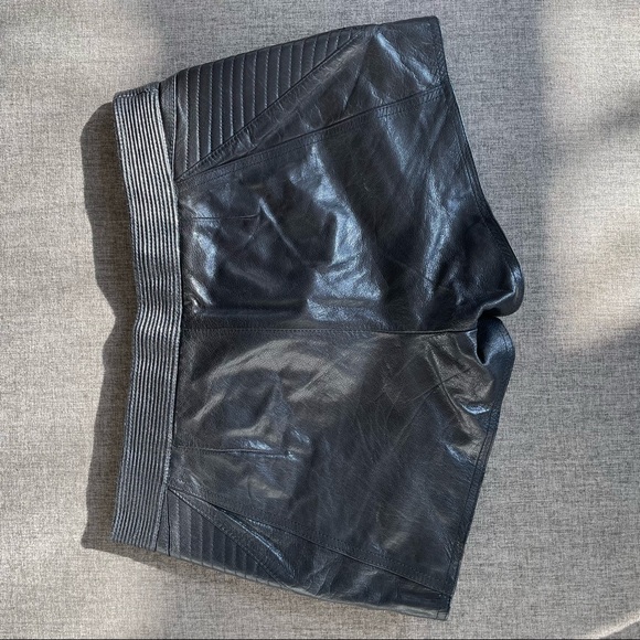 Theyskens’ Theory Leather Moto Shorts - Picture 4 of 9